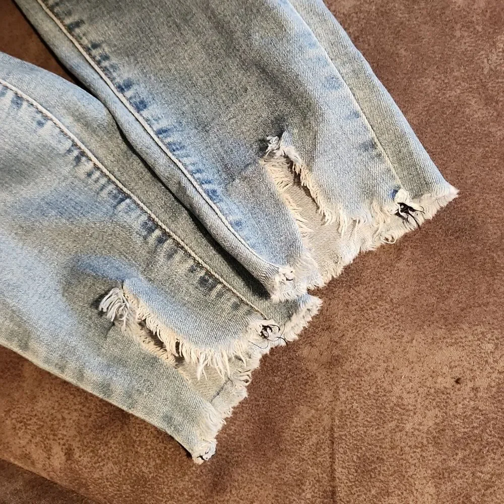 Ymi size 7 jeans distressed stretch frayed - Picture 8 of 9